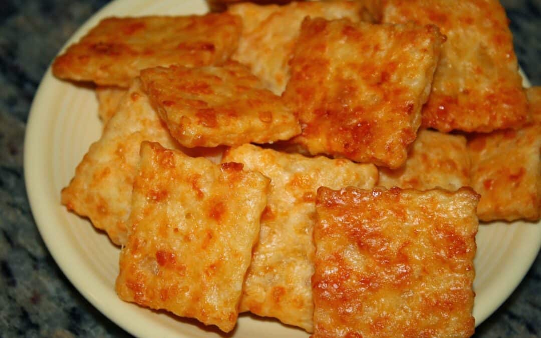 Garlic-Asiago Cheddar Cheese Crackers